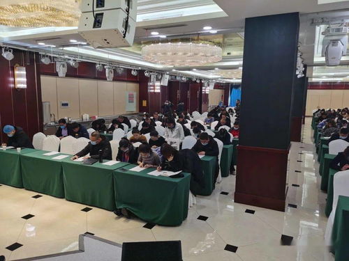 準旗首站召開市餐飲服務食品安全從業人員業務培訓班，提升行業規范水平