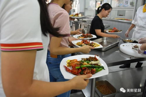 晨曦細(xì)雨育桃李，珍饈美饌慰園丁——鼎和盛集團(tuán)美鮮星廚為教師獻(xiàn)上貼心餐飲服務(wù)